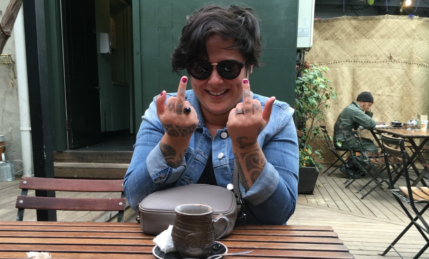 Shocking Anika Moa Continues To Give No Fucks In A Ponsonby Cafe The Spinoff