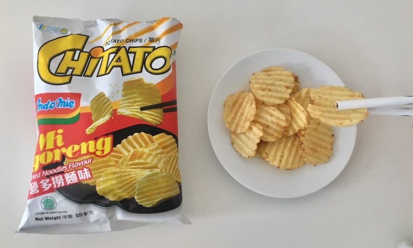 The Spinoff reviews New Zealand 45 Mi goreng potato chips The Spinoff