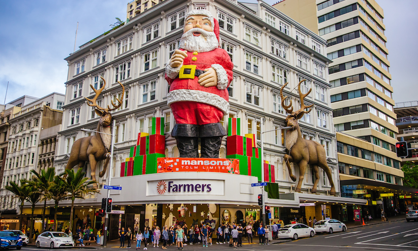 Queen Street Mall Christmas Parade : Queen Street Mall Visit Brisbane : On an average weekday, there are 36 trains travelling from alexandra parade to.